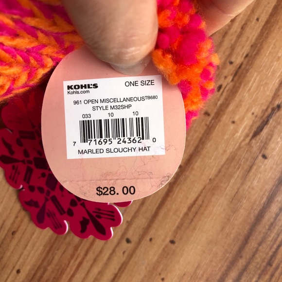 NEW Marled Pom Hat Women’s NWT - Picture 7 of 11